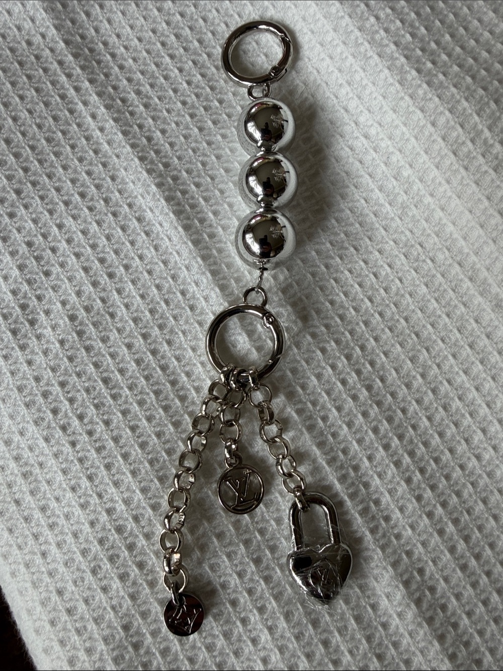 Silver Heart Padlock style Charm Keychain with Chain Tassels handmade - Picture 3 of 7
